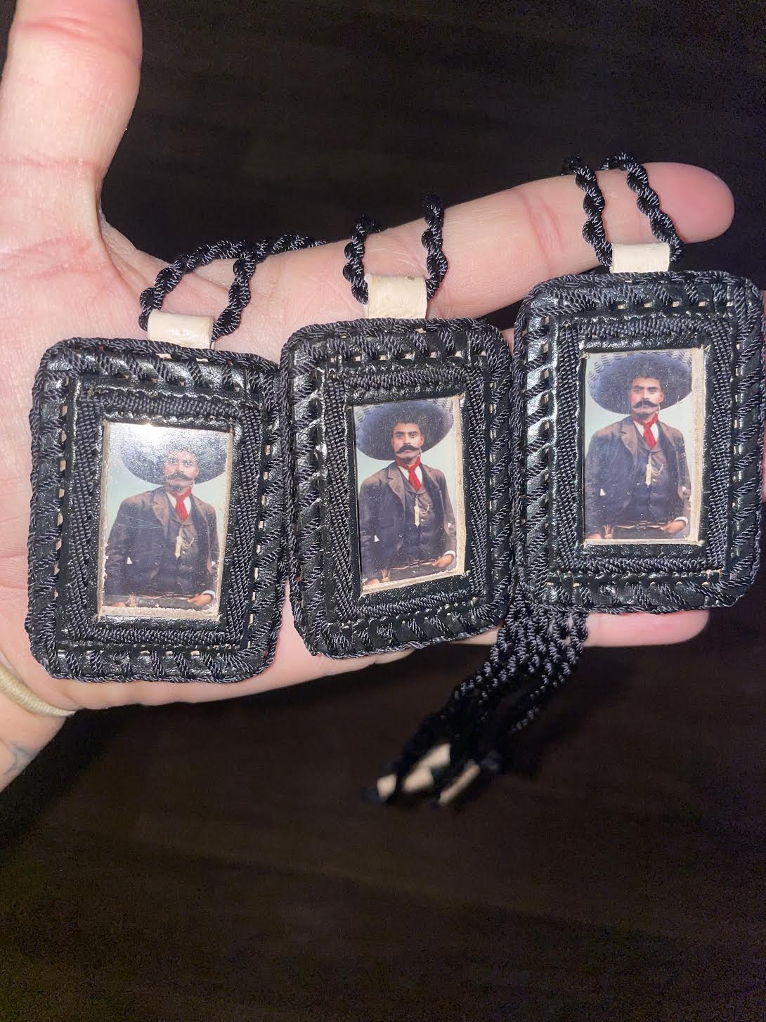 Escapulario Revolucionario de vaqueta- Pancho Villa / Emiliano Zapata